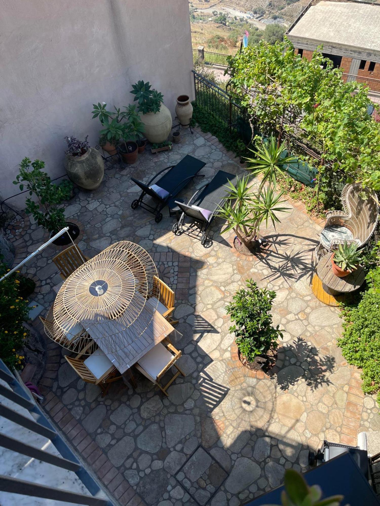 The Secret Garden Villa Forza dʼAgro Buitenkant foto